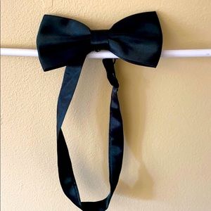 Bow tie